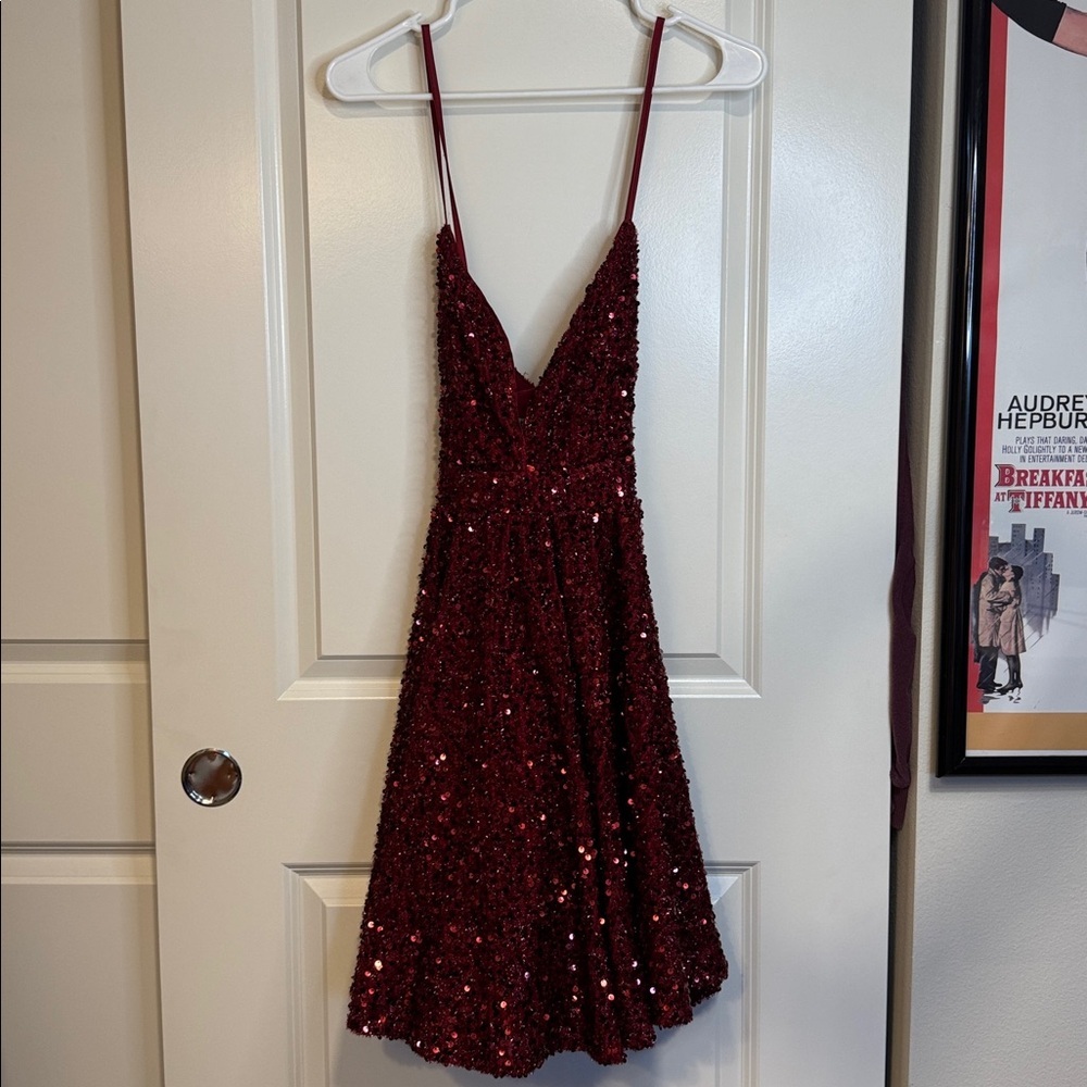 Minuet Red V-Neck dress - - Picture 4 of 16
